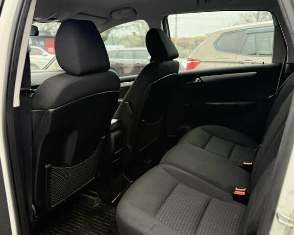 Білий Мерседес Б-клас, об'ємом двигуна 2.03 л та пробігом 82 тис. км за 7700 $, фото 5 на Automoto.ua