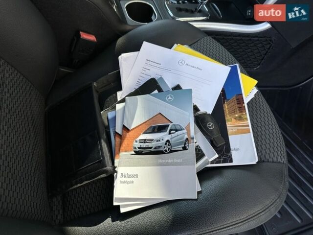 Белый Мерседес Б-класс, объемом двигателя 2 л и пробегом 168 тыс. км за 9100 $, фото 34 на Automoto.ua