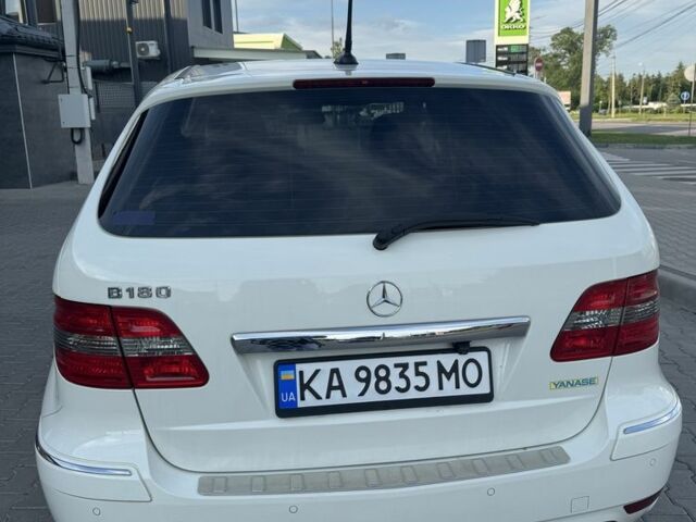 Белый Мерседес Б-класс, объемом двигателя 1.7 л и пробегом 108 тыс. км за 9800 $, фото 3 на Automoto.ua