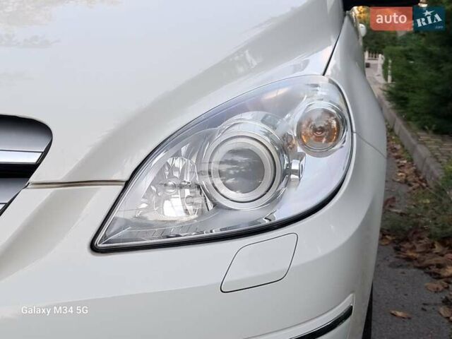 Білий Мерседес Б-клас, об'ємом двигуна 0 л та пробігом 139 тис. км за 8900 $, фото 12 на Automoto.ua