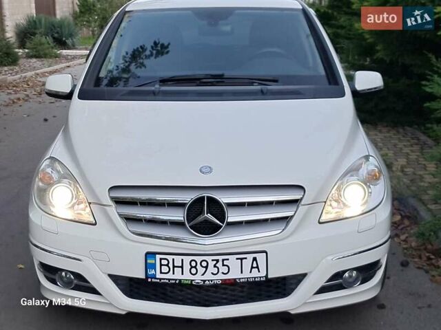 Білий Мерседес Б-клас, об'ємом двигуна 0 л та пробігом 139 тис. км за 8900 $, фото 3 на Automoto.ua