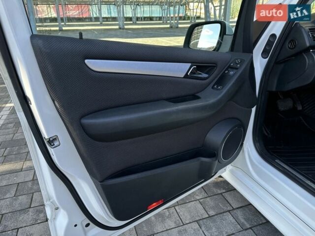 Белый Мерседес Б-класс, объемом двигателя 2 л и пробегом 168 тыс. км за 9100 $, фото 21 на Automoto.ua