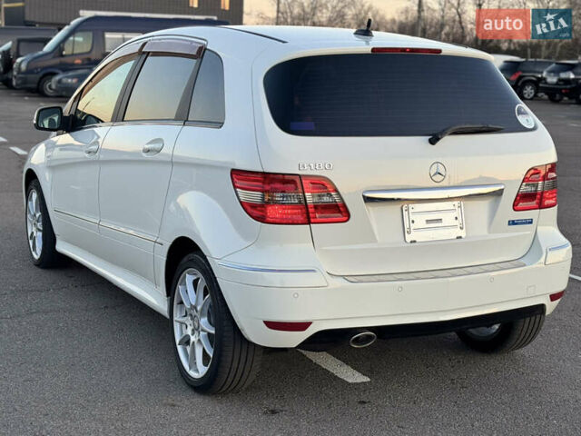 Белый Мерседес Б-класс, объемом двигателя 1.7 л и пробегом 57 тыс. км за 9100 $, фото 6 на Automoto.ua