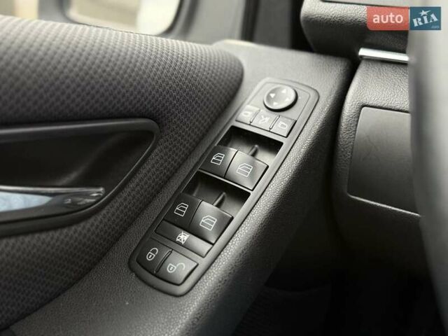 Белый Мерседес Б-класс, объемом двигателя 1.7 л и пробегом 70 тыс. км за 8400 $, фото 23 на Automoto.ua