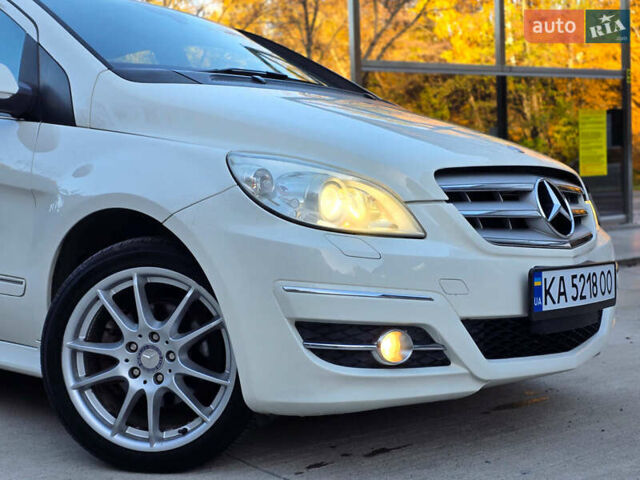 Белый Мерседес Б-класс, объемом двигателя 1.99 л и пробегом 61 тыс. км за 8400 $, фото 14 на Automoto.ua