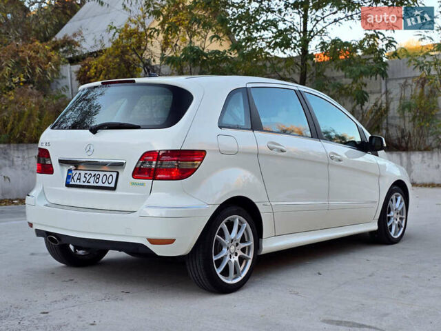 Белый Мерседес Б-класс, объемом двигателя 1.99 л и пробегом 61 тыс. км за 8400 $, фото 3 на Automoto.ua