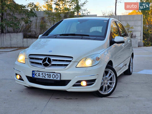 Белый Мерседес Б-класс, объемом двигателя 1.99 л и пробегом 61 тыс. км за 8400 $, фото 2 на Automoto.ua