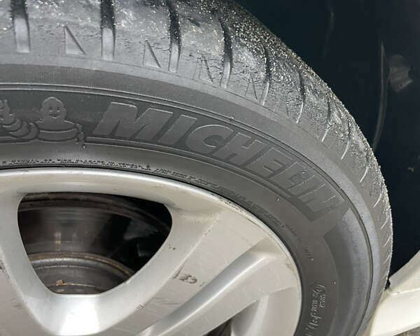 Білий Мерседес Б-клас, об'ємом двигуна 1.7 л та пробігом 92 тис. км за 7900 $, фото 9 на Automoto.ua