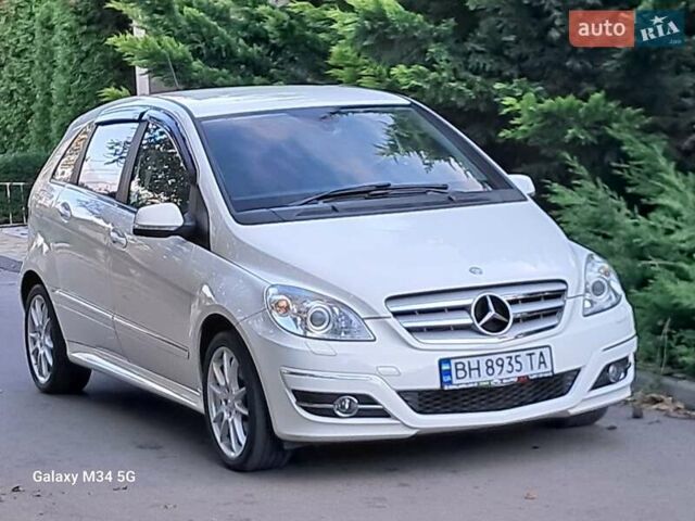 Білий Мерседес Б-клас, об'ємом двигуна 0 л та пробігом 139 тис. км за 8900 $, фото 5 на Automoto.ua