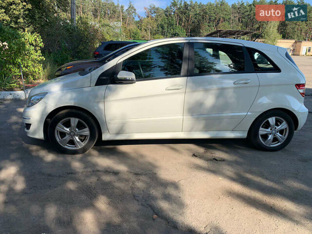 Білий Мерседес Б-клас, об'ємом двигуна 1.7 л та пробігом 75 тис. км за 8200 $, фото 2 на Automoto.ua