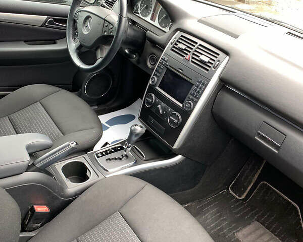 Белый Мерседес Б-класс, объемом двигателя 1.7 л и пробегом 97 тыс. км за 8100 $, фото 12 на Automoto.ua