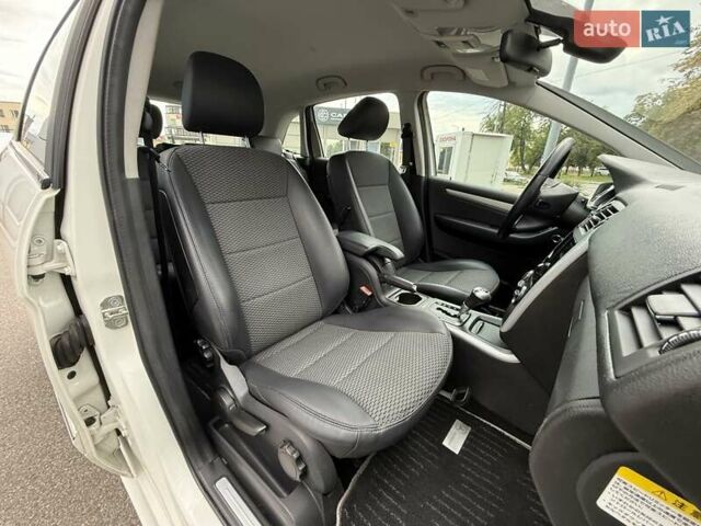 Белый Мерседес Б-класс, объемом двигателя 1.7 л и пробегом 70 тыс. км за 8400 $, фото 14 на Automoto.ua