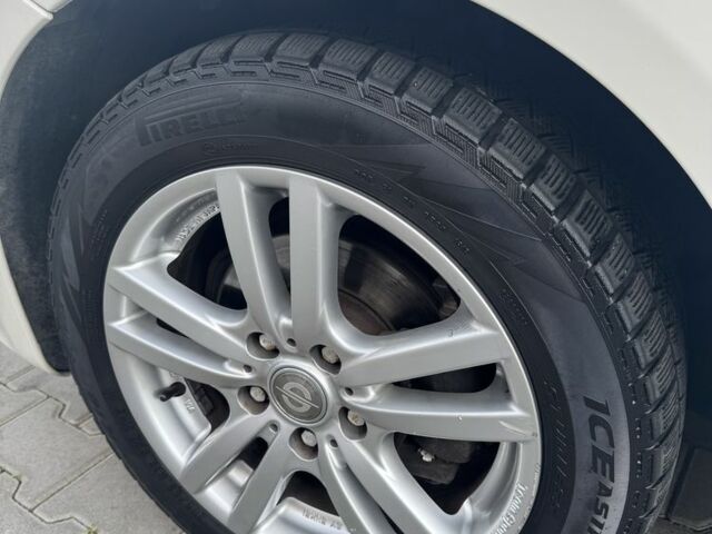 Белый Мерседес Б-класс, объемом двигателя 1.7 л и пробегом 108 тыс. км за 9800 $, фото 12 на Automoto.ua