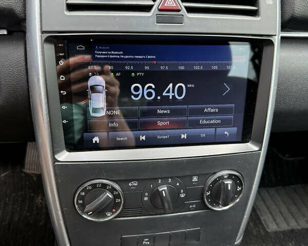 Белый Мерседес Б-класс, объемом двигателя 1.7 л и пробегом 76 тыс. км за 8000 $, фото 9 на Automoto.ua
