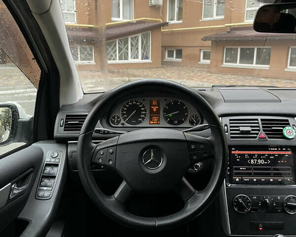 Білий Мерседес Б-клас, об'ємом двигуна 1.7 л та пробігом 92 тис. км за 7900 $, фото 12 на Automoto.ua