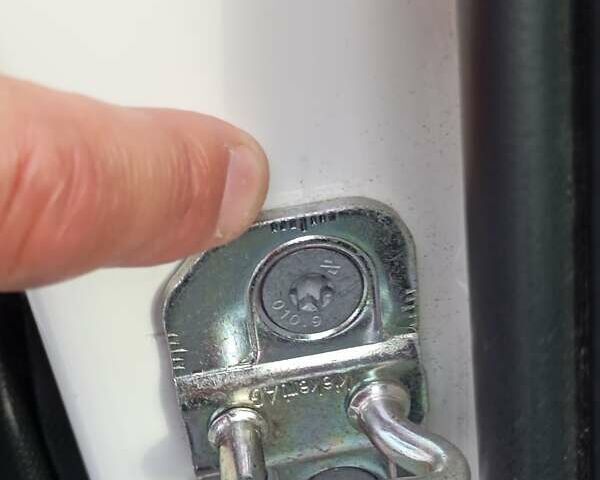 Белый Мерседес Б-класс, объемом двигателя 1.7 л и пробегом 64 тыс. км за 10500 $, фото 20 на Automoto.ua