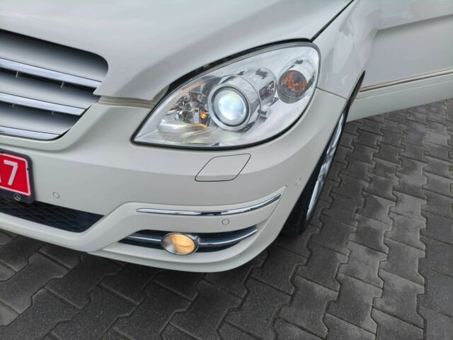 Белый Мерседес Б-класс, объемом двигателя 2 л и пробегом 85 тыс. км за 9900 $, фото 21 на Automoto.ua