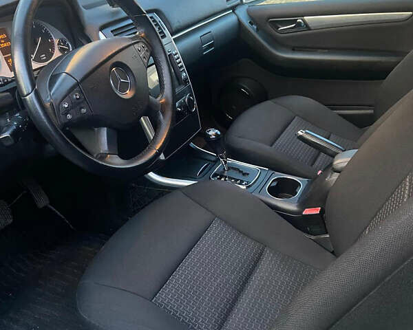 Білий Мерседес Б-клас, об'ємом двигуна 1.7 л та пробігом 160 тис. км за 8500 $, фото 7 на Automoto.ua