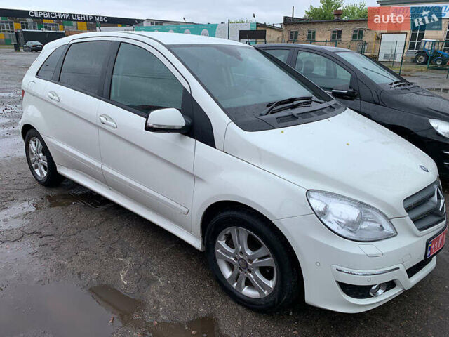 Белый Мерседес Б-класс, объемом двигателя 1.7 л и пробегом 97 тыс. км за 8100 $, фото 2 на Automoto.ua