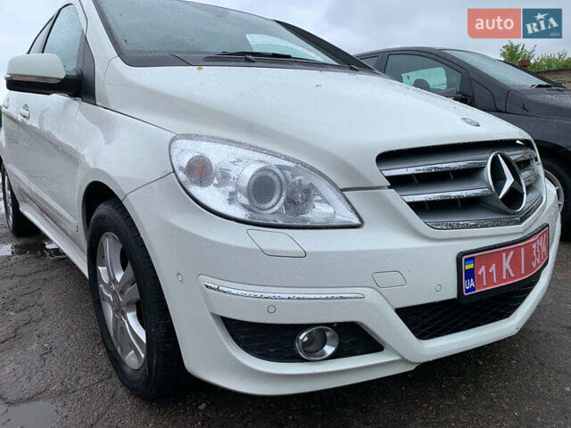 Белый Мерседес Б-класс, объемом двигателя 1.7 л и пробегом 97 тыс. км за 8100 $, фото 1 на Automoto.ua