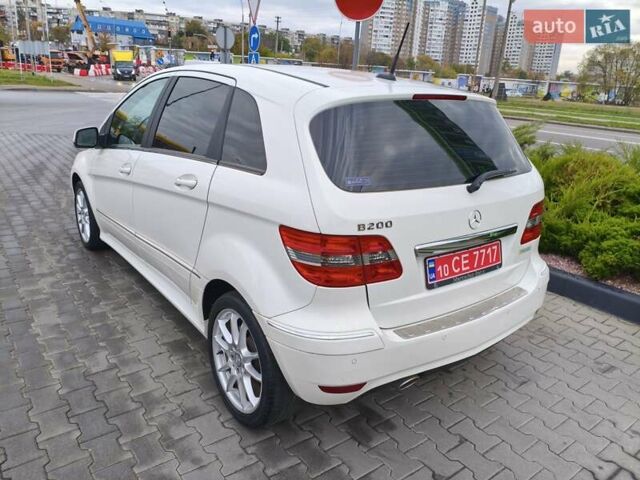 Белый Мерседес Б-класс, объемом двигателя 2 л и пробегом 85 тыс. км за 9900 $, фото 6 на Automoto.ua