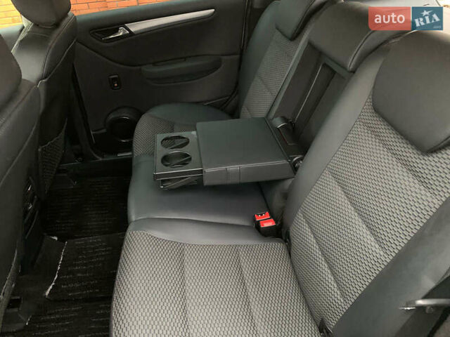 Білий Мерседес Б-клас, об'ємом двигуна 2 л та пробігом 58 тис. км за 9100 $, фото 28 на Automoto.ua