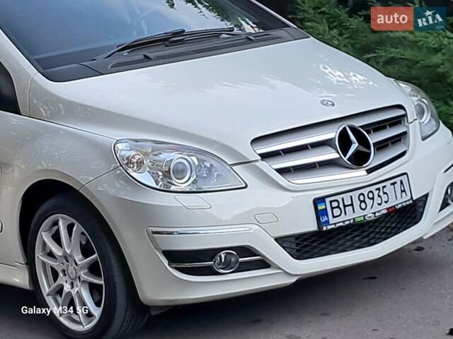 Білий Мерседес Б-клас, об'ємом двигуна 0 л та пробігом 139 тис. км за 8900 $, фото 1 на Automoto.ua