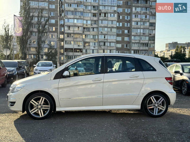 Белый Мерседес Б-класс, объемом двигателя 1.7 л и пробегом 124 тыс. км за 7800 $, фото 7 на Automoto.ua