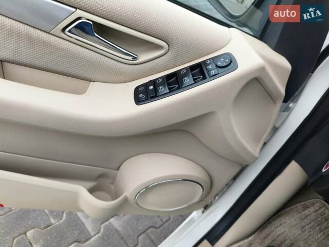 Белый Мерседес Б-класс, объемом двигателя 2 л и пробегом 85 тыс. км за 9900 $, фото 17 на Automoto.ua
