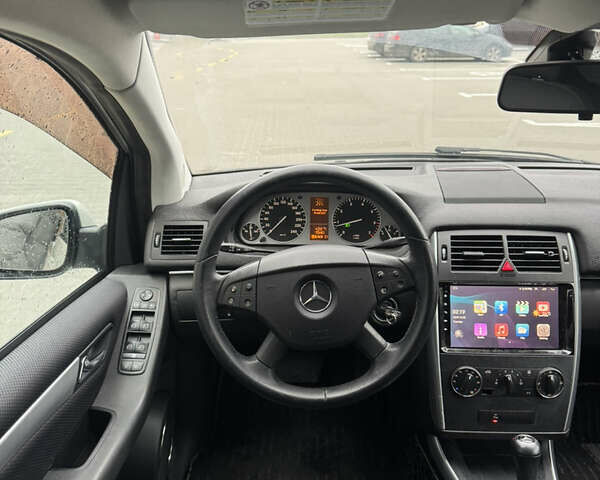 Белый Мерседес Б-класс, объемом двигателя 1.7 л и пробегом 99 тыс. км за 7700 $, фото 9 на Automoto.ua