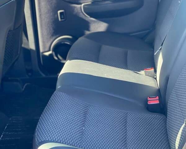 Білий Мерседес Б-клас, об'ємом двигуна 1.7 л та пробігом 107 тис. км за 9100 $, фото 35 на Automoto.ua