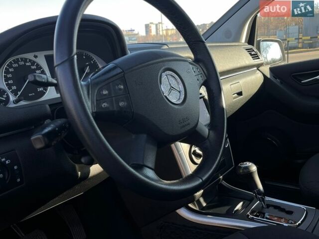 Білий Мерседес Б-клас, об'ємом двигуна 1.7 л та пробігом 92 тис. км за 8500 $, фото 16 на Automoto.ua