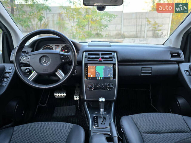 Белый Мерседес Б-класс, объемом двигателя 1.99 л и пробегом 61 тыс. км за 8400 $, фото 21 на Automoto.ua