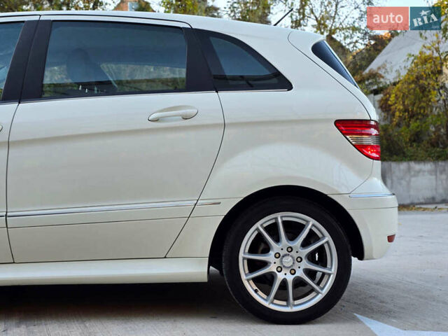 Белый Мерседес Б-класс, объемом двигателя 1.99 л и пробегом 61 тыс. км за 8400 $, фото 11 на Automoto.ua