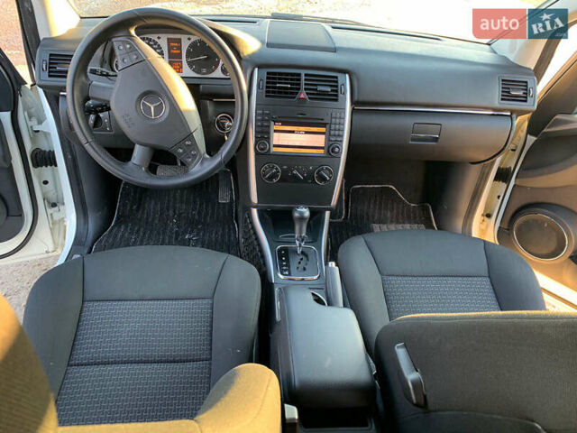 Белый Мерседес Б-класс, объемом двигателя 1.7 л и пробегом 97 тыс. км за 8100 $, фото 10 на Automoto.ua