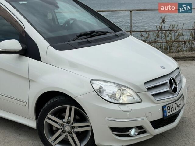 Білий Мерседес Б-клас, об'ємом двигуна 1.7 л та пробігом 122 тис. км за 7750 $, фото 18 на Automoto.ua