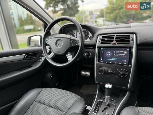 Белый Мерседес Б-класс, объемом двигателя 1.7 л и пробегом 70 тыс. км за 8400 $, фото 9 на Automoto.ua