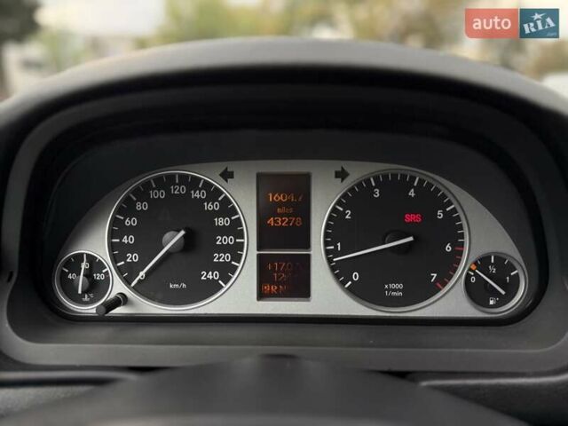 Белый Мерседес Б-класс, объемом двигателя 1.7 л и пробегом 70 тыс. км за 8400 $, фото 18 на Automoto.ua