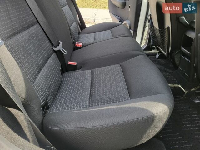 Белый Мерседес Б-класс, объемом двигателя 1.7 л и пробегом 92 тыс. км за 8300 $, фото 50 на Automoto.ua