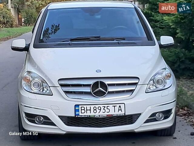 Білий Мерседес Б-клас, об'ємом двигуна 0 л та пробігом 139 тис. км за 8900 $, фото 2 на Automoto.ua