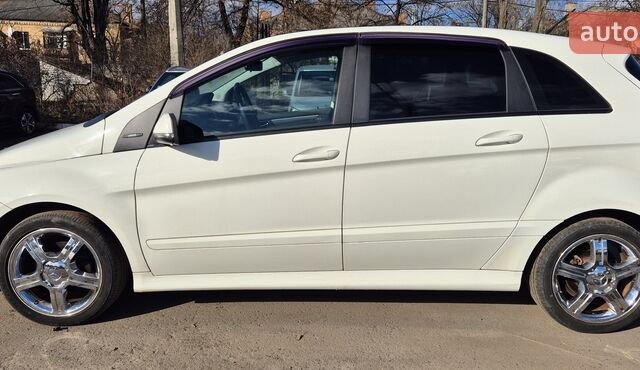 Білий Мерседес Б-клас, об'ємом двигуна 1.7 л та пробігом 88 тис. км за 8200 $, фото 5 на Automoto.ua