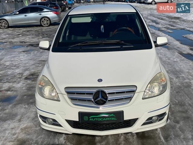 Білий Мерседес Б-клас, об'ємом двигуна 1.7 л та пробігом 107 тис. км за 8990 $, фото 5 на Automoto.ua