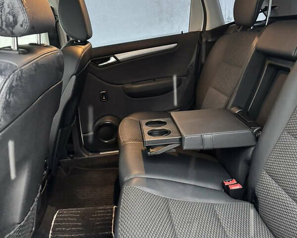 Білий Мерседес Б-клас, об'ємом двигуна 2.03 л та пробігом 51 тис. км за 9850 $, фото 32 на Automoto.ua