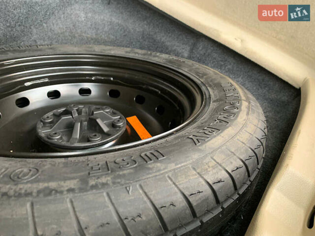 Белый Мерседес Б-класс, объемом двигателя 1.6 л и пробегом 65 тыс. км за 8700 $, фото 42 на Automoto.ua