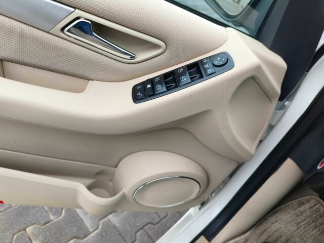 Белый Мерседес Б-класс, объемом двигателя 2 л и пробегом 85 тыс. км за 9900 $, фото 17 на Automoto.ua