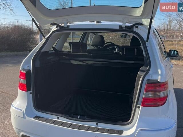 Білий Мерседес Б-клас, об'ємом двигуна 1.7 л та пробігом 92 тис. км за 8500 $, фото 5 на Automoto.ua