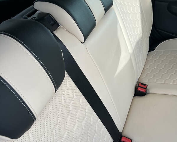 Білий Мерседес Б-клас, об'ємом двигуна 1.7 л та пробігом 115 тис. км за 8600 $, фото 9 на Automoto.ua