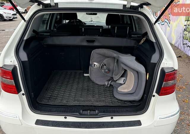 Білий Мерседес Б-клас, об'ємом двигуна 1.7 л та пробігом 193 тис. км за 8700 $, фото 13 на Automoto.ua