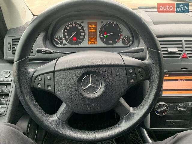 Белый Мерседес Б-класс, объемом двигателя 1.7 л и пробегом 50 тыс. км за 8600 $, фото 27 на Automoto.ua