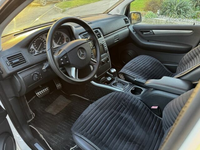 Білий Мерседес Б-клас, об'ємом двигуна 1.7 л та пробігом 124 тис. км за 8200 $, фото 6 на Automoto.ua